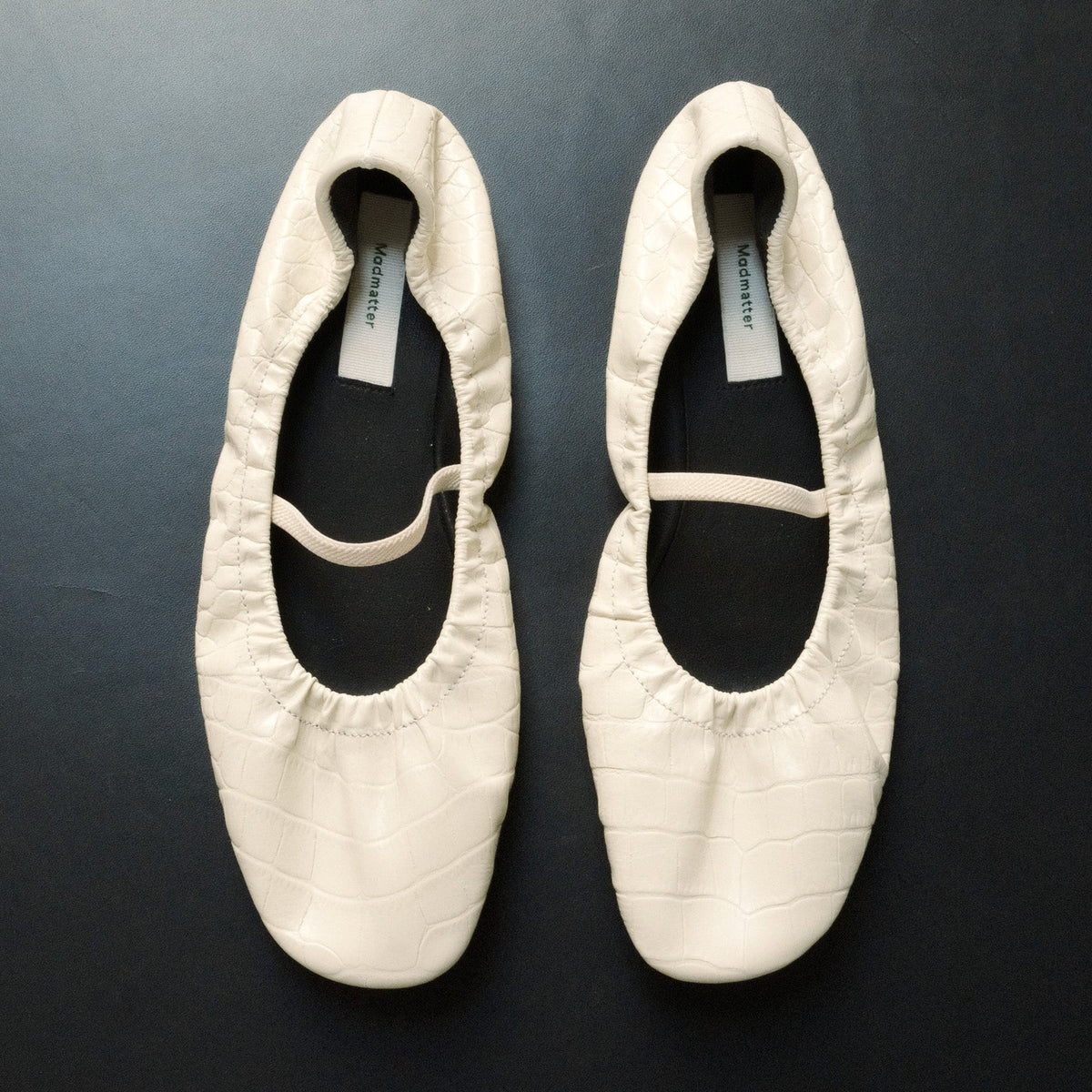 Essential MJ Flats Croco Embossed